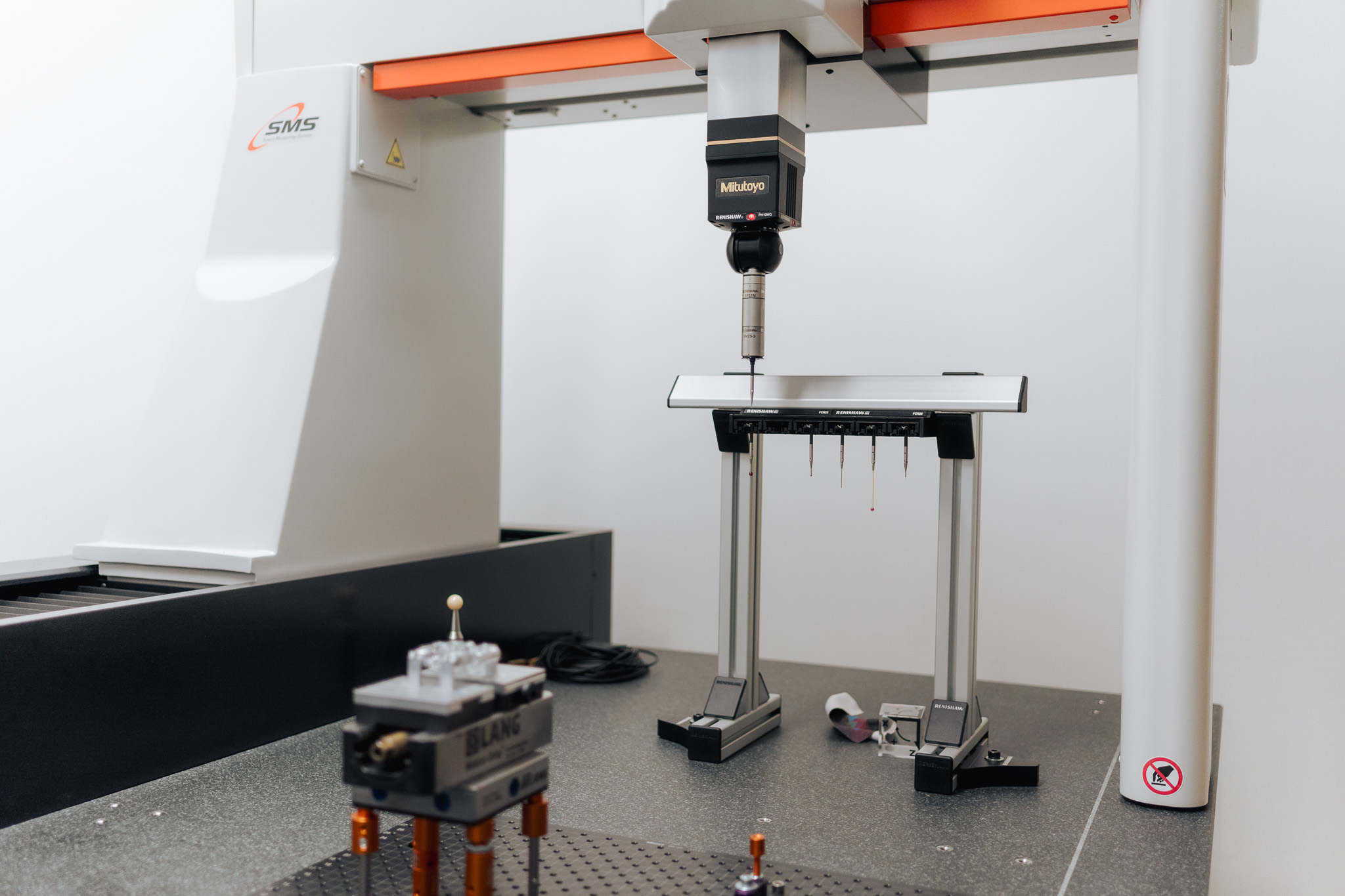 Mitutoyo Koordinatenmessmaschine für präzise Werkstückprüfung