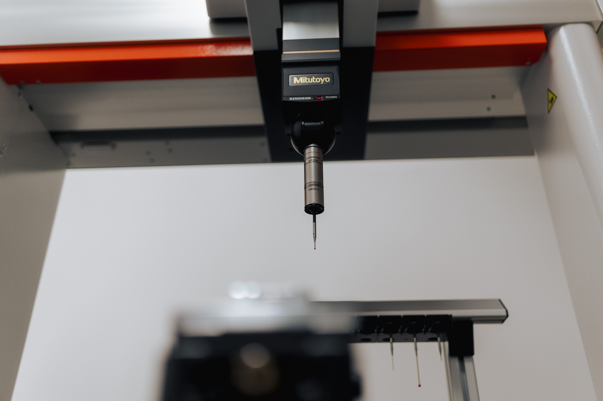 Mitutoyo Koordinatenmessmaschine mit hochpräzisem Messtaster